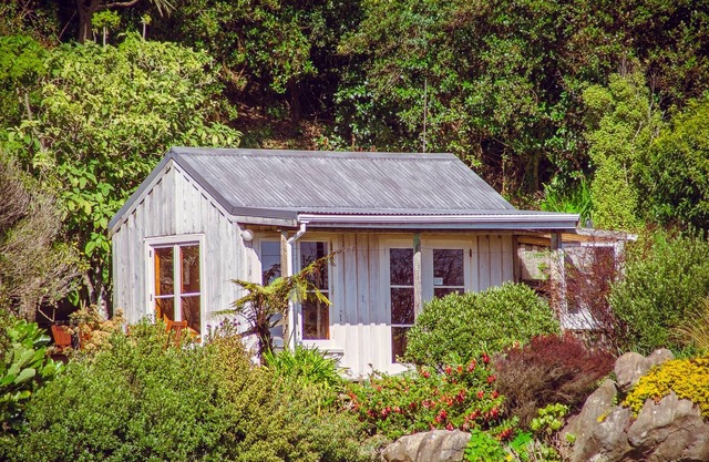 Te Hapu Chalet and Sleepout, cosy and romantic.