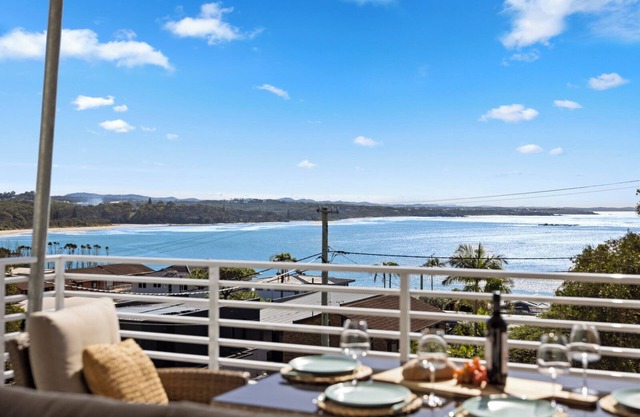 Tea Trees Oceanfront Bliss with Solitary Islands Views |Woolgoolga Retreat