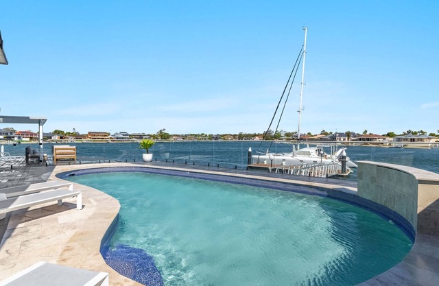 Tecoma 3 | Ultimate Waterfront