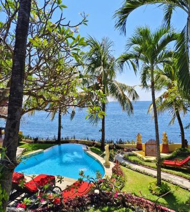 Teluk Indah Beach & Pool Villa