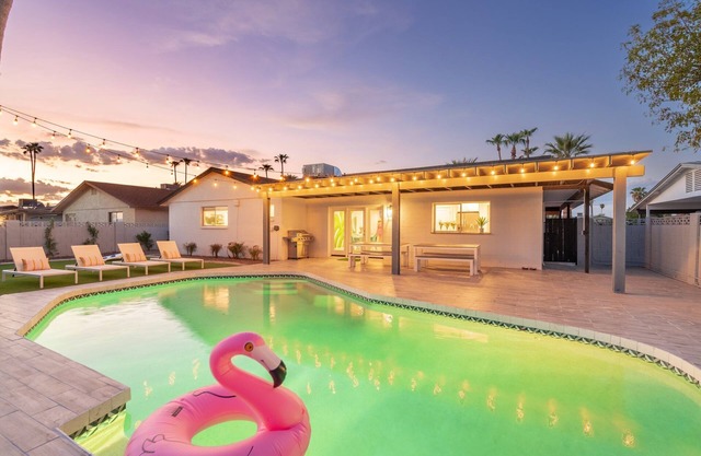 Tempe Retreat-4BR-Heated Pool-Games-Grill-ASU