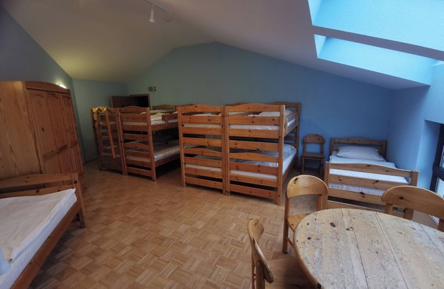 Ten-bed room