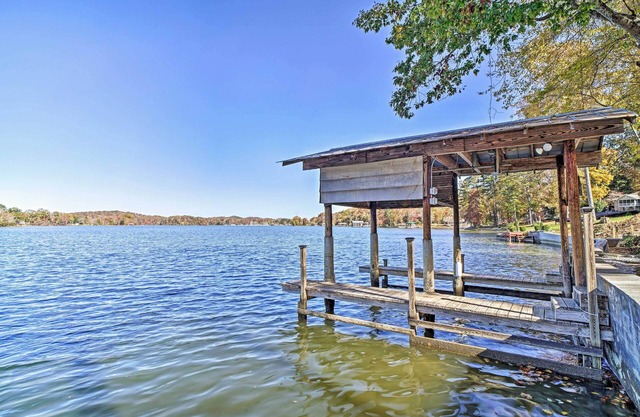 Ten Mile Home on Watts Bar Lake w/2 Docks!