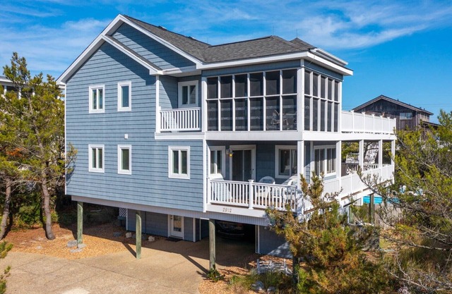 Tern About! Stunning & Spacious Pool, Ocean Views, and Easy Bach Access!