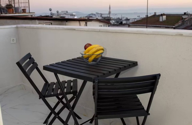 TERRACE FLAT AT THE CENTER OF OLD CITY WITH JACUZZI