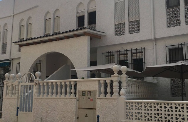 Terraced house, three minutes walk from the beaches of La Mata
