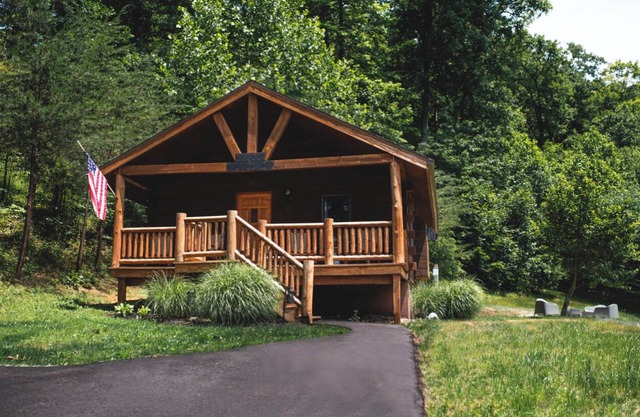 Terrapin Hideaway's Honu Retreat 1 Bedroom Cabin, Hocking Hills Logan Laureville Rockbridge Sleeps 4.