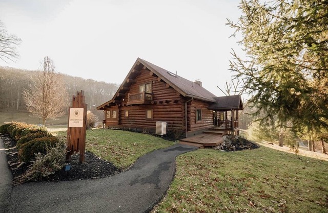 Terrapin Hideaway's Loggerhead Main Lodge, Hocking Hills Logan Laureville Rockbridge Sleeps 16 Hot t.