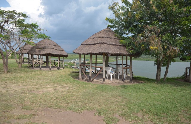 TESMBO SAFARI LODGEqueen elizabeth national park