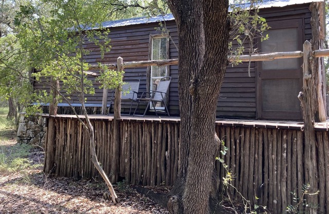 Texas Hill Country Ranch Wildlife Fire Pit Private Deck Close to Parks