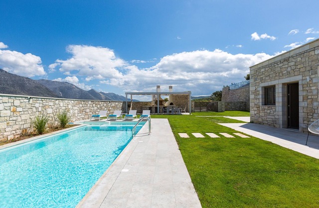 Thalmargia Villa I, Ground floor Villa, Ideal for Children & BBQ facilities.