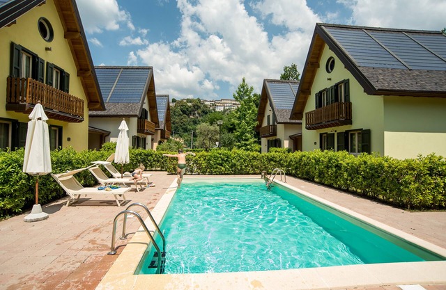 The 5 Sisters Residence