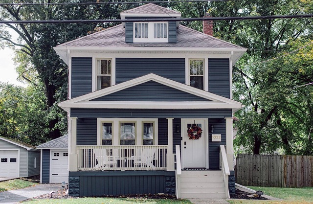 The Akron Retreat | Modern 3-Bedroom Oasis