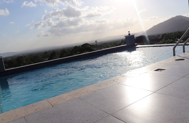 The Alexandria Luxury Apartment with infinity rooftop pool
