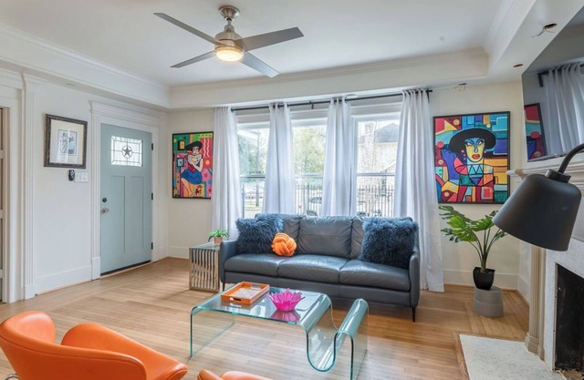 The Athena! Montrose Luxury Chef's Kitchen 4BR+3
