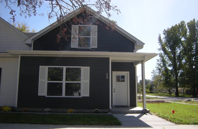 THE AUGUSTUS HOUSE NEW Superb 3-bedroom townhome in Hallsville