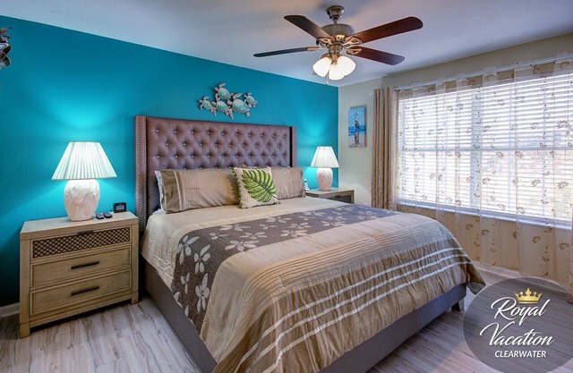 The Avalon Royal Tropical : Warm, Exotic and Colorful