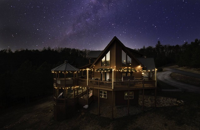 The Aviary a Stargazers Dream✨ Close to Downtown 🛍️ Orchards 🍎 Train 🚂 Golf ⛳