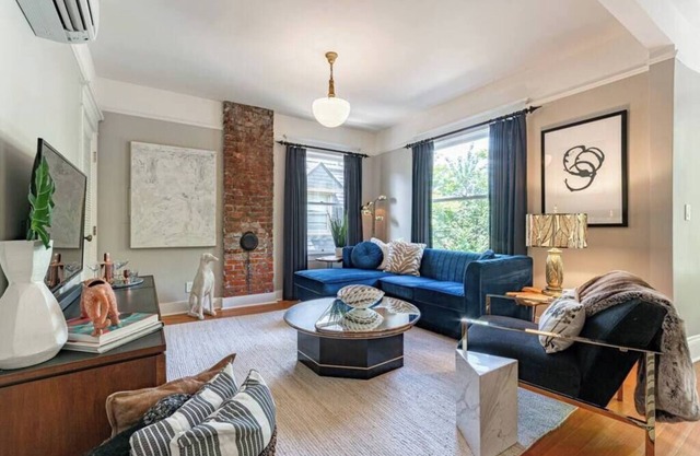 The Baldwin: Luxury Penthouse- Steps from 23rd!