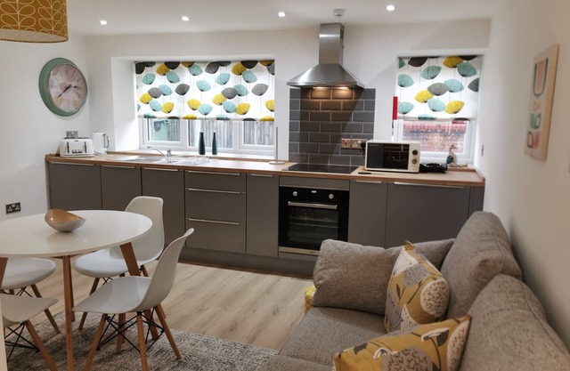 The Barn. - 2 Bedroom Apartment - Gooderstone