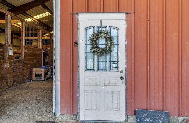 The Barn Loft 1 Bedroom Cabin