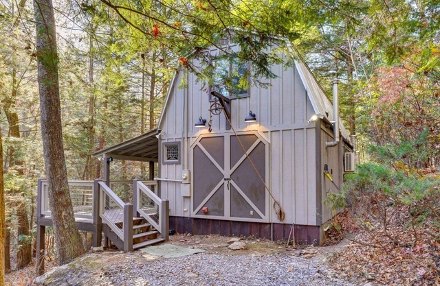 The Barn On Creek's Edge