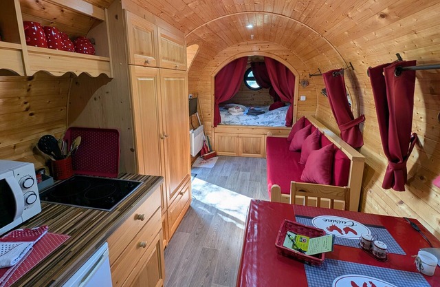 The Barrel: Unique stay for two by the Saône River