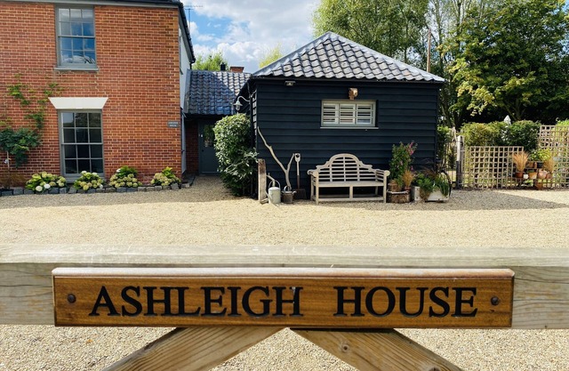 The BeeKeepers - Homely Luxurious Self Catering