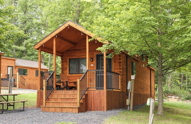 The Bellefonte Campground presents: Tiny Home| 1 Bedroom with Hot tub