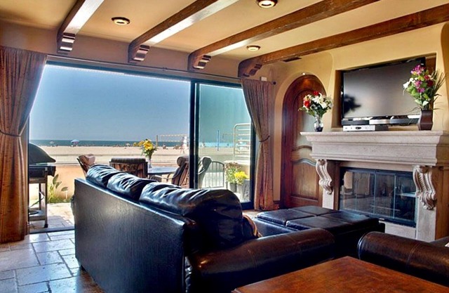 The Best OCEANFRONT- STRAND property !