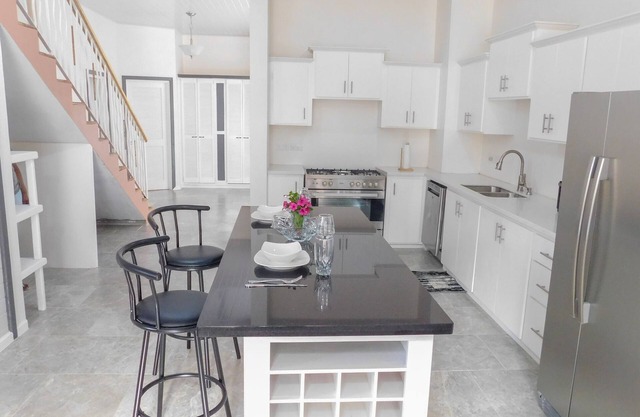 The Best of Home - Tranquil, Comfort & Convenient