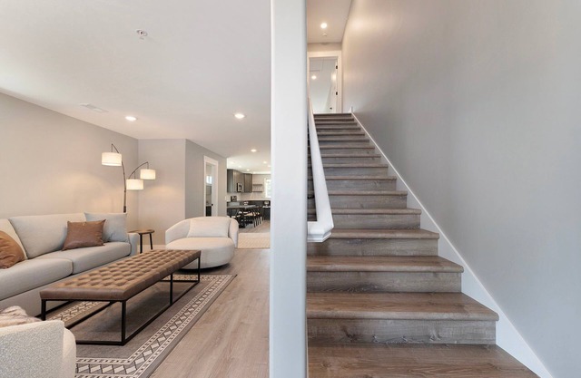 🌲 The Birches ➠ Luxury Condotel in Downtown Lake Leelanau | U2