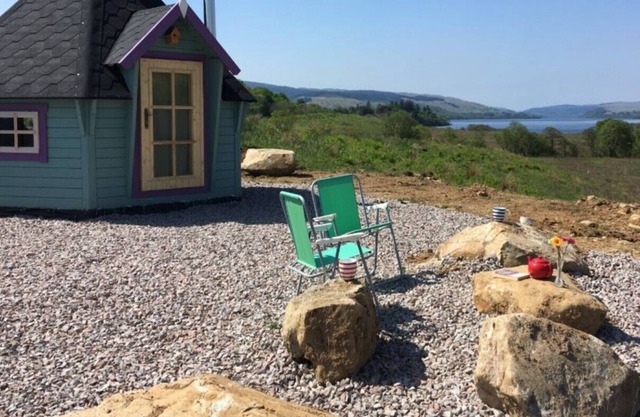 The Bird Hide - Romantic Wood Cabin in a spectacular lochside setting