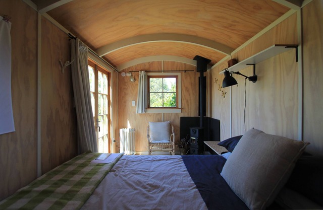 The Bird Hide - rustic luxury by the water