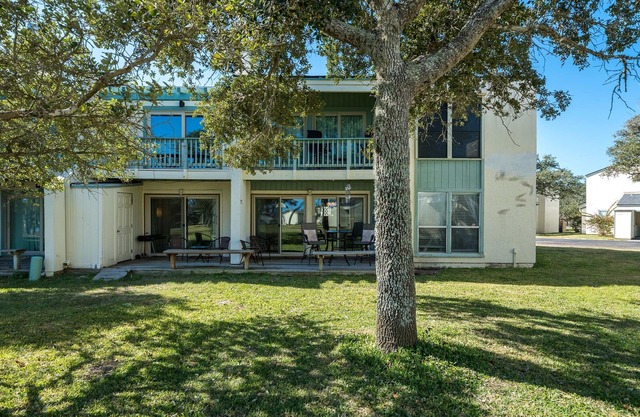 The Birds and The Beach | Pet Friendly, Fishing!