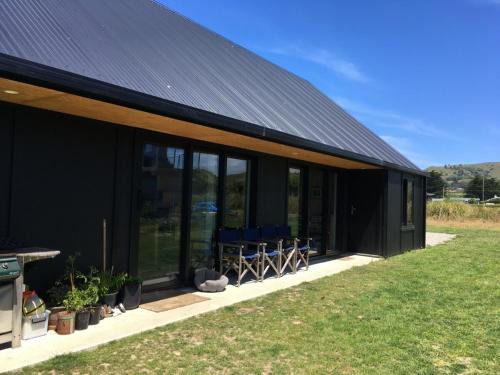 The Black Barn - Karitane Beach