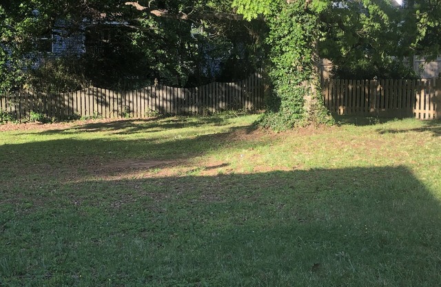 The Black Pot - Free parking