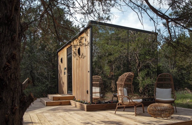 The Bloom ÖÖD Mirror House (Austin)
