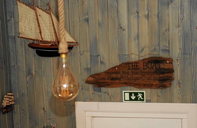 THE BOAT Apartment Theme