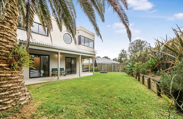 The Boat House - Raglan Holiday Home
