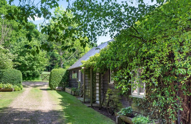 The Bothy - Two Bedroom House, Sleeps 4