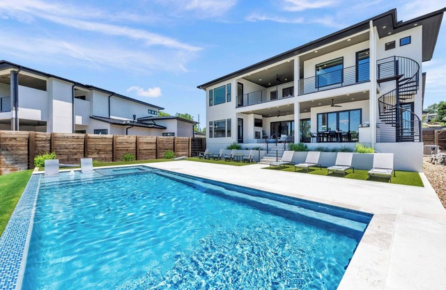 The Captain's Cove at 110 | Concierge Services