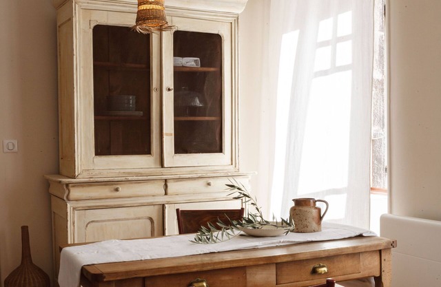 The charm of the Nine, love at first sight for this renovated apartment, heart of Saou