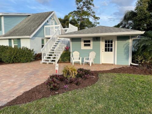 The Citrus Cottages of Sarasota