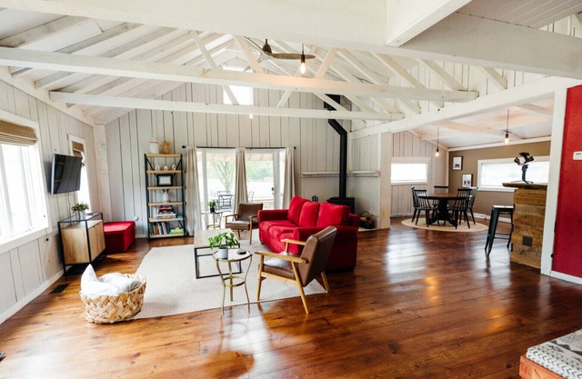 The Clubhouse · Horse Farm with a lake view : The Clubhouse