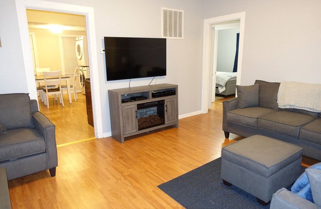 The College Cottage - Entire Home