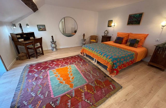 The colors of Commarin 2-bedroom apartment with kitchen.