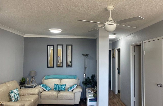 The Commodore, 23,9-11 Donald Street - Delightful unit with gorgeous water views, air con and wi-fi