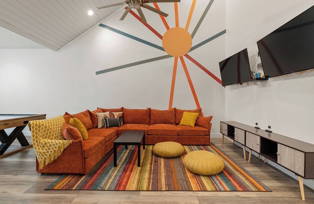The Compass Rose: Luxury home, Hot Tub, Pickleball