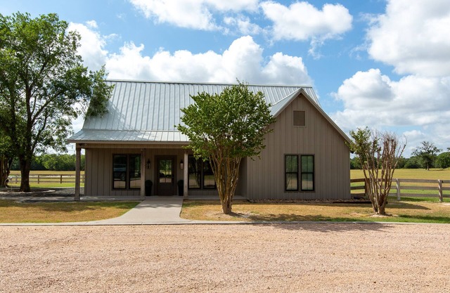 The Cottages at Turkey Creek - 'The Big Cottage' - 12 minutes from Round Top!